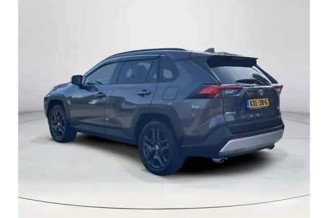 Toyota RAV4 (2023) thumbnail 3