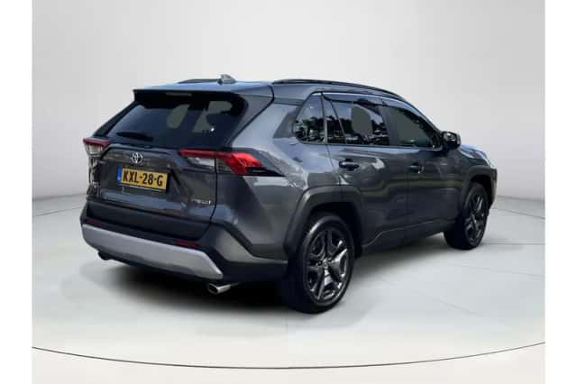 Toyota RAV4 (2023) thumbnail 5