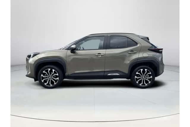 Toyota Yaris Cross (2024) thumbnail 2