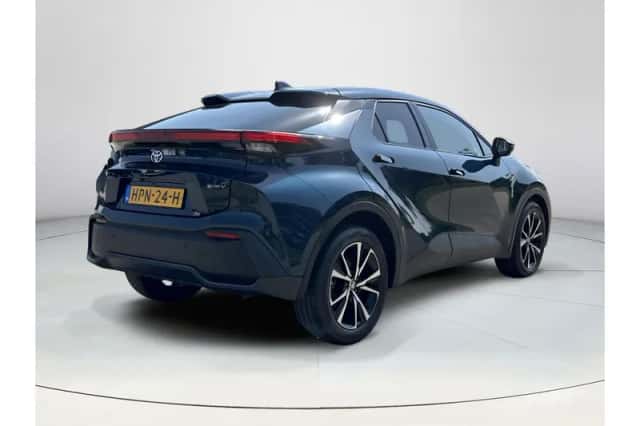 Toyota C-HR (2025) thumbnail 5