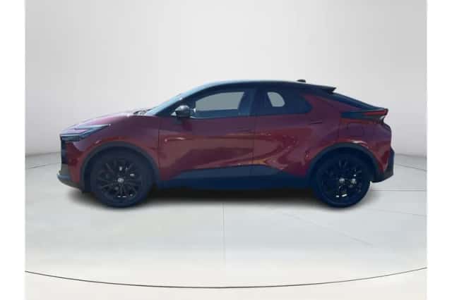 Toyota C-HR (2024) thumbnail 2