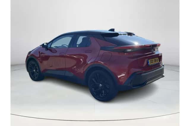 Toyota C-HR (2024) thumbnail 3