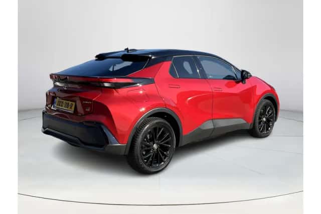 Toyota C-HR (2024) thumbnail 5