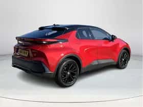 Toyota C-HR (2024) thumbnail 5