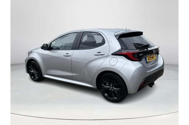 Toyota Yaris (2024) thumbnail 3
