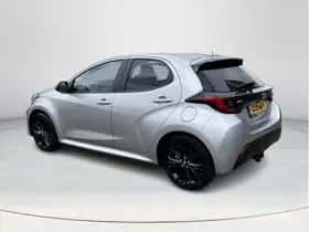 Toyota Yaris (2024) thumbnail 3