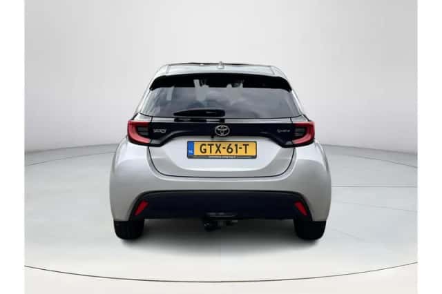 Toyota Yaris (2024) thumbnail 4