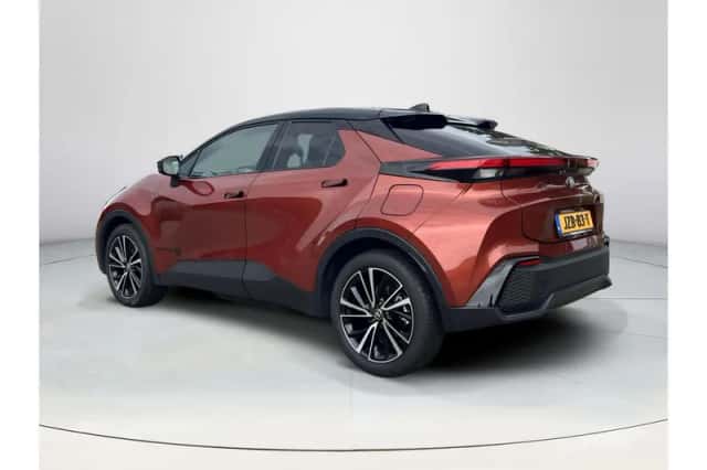 Toyota C-HR (2026) thumbnail 3