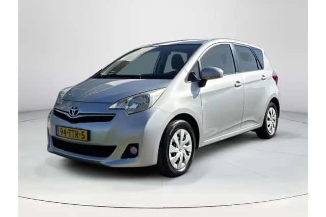 Toyota Verso-S (2012) thumbnail 1