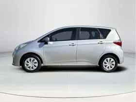 Toyota Verso-S (2012) thumbnail 2