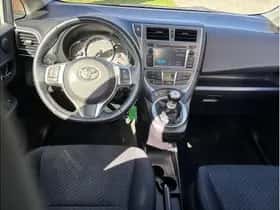 Toyota Verso-S (2012) thumbnail 22