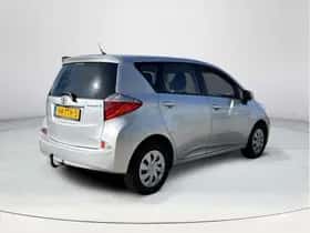 Toyota Verso-S (2012) thumbnail 5