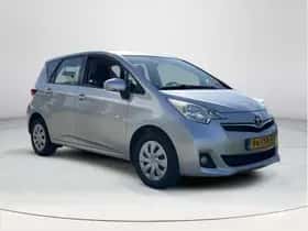 Toyota Verso-S (2012) thumbnail 7