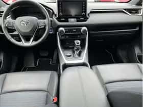 Toyota RAV4 (2023) thumbnail 9