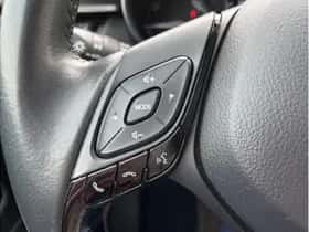 Toyota C-HR (2023) thumbnail 15