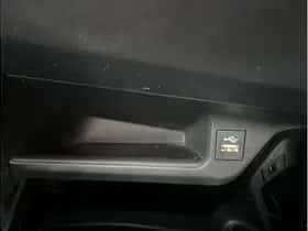 Toyota C-HR (2023) thumbnail 23