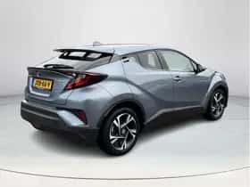 Toyota C-HR (2023) thumbnail 5