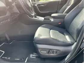 Toyota RAV4 (2022) thumbnail 10