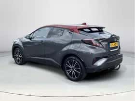 Toyota C-HR (2018) thumbnail 3