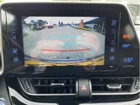 Toyota C-HR (2018) thumbnail 22