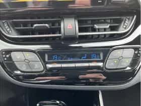 Toyota C-HR (2018) thumbnail 23