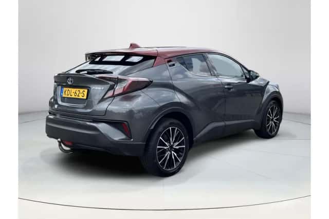 Toyota C-HR (2018) thumbnail 5