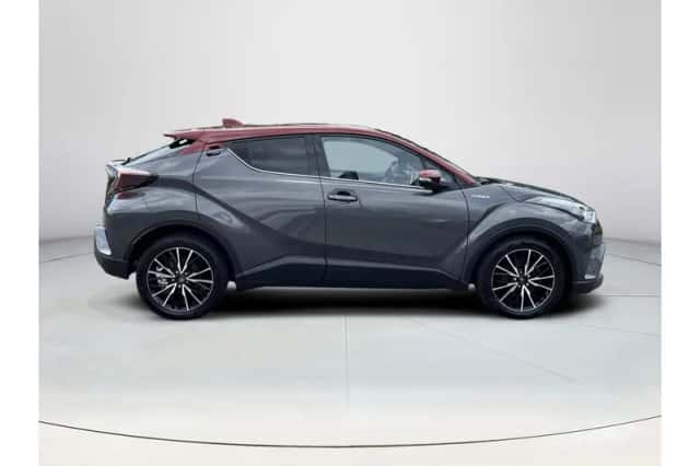 Toyota C-HR (2018) thumbnail 6