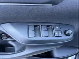 Toyota Yaris Cross (2025) thumbnail 15