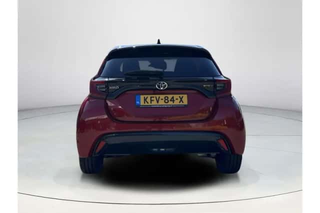 Toyota Yaris (2024) thumbnail 4