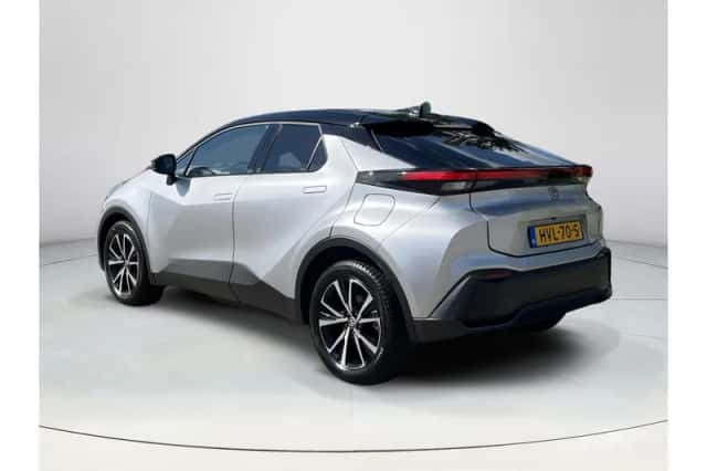 Toyota C-HR (2025) thumbnail 3