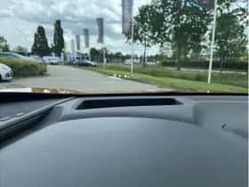 Toyota C-HR (2024) thumbnail 32