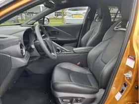 Toyota C-HR (2024) thumbnail 10