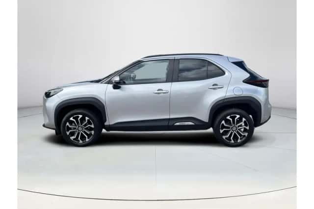 Toyota Yaris Cross (2024) thumbnail 2