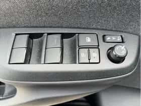 Toyota Yaris Cross (2022) thumbnail 14