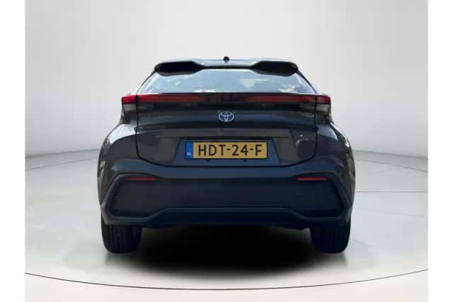Toyota C-HR (2025) thumbnail 4