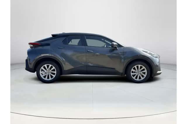 Toyota C-HR (2025) thumbnail 6