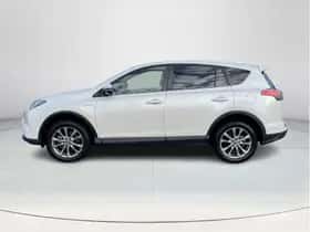 Toyota RAV4 (2016) thumbnail 2