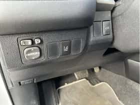 Toyota RAV4 (2016) thumbnail 13
