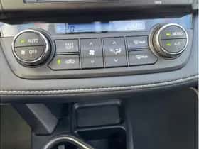 Toyota RAV4 (2016) thumbnail 19