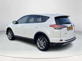 Toyota RAV4 (2016) thumbnail 3