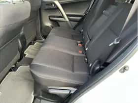 Toyota RAV4 (2016) thumbnail 25