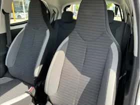 Toyota Aygo (2019) thumbnail 11