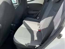 Toyota Aygo (2019) thumbnail 23