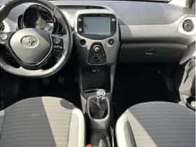 Toyota Aygo (2019) thumbnail 9
