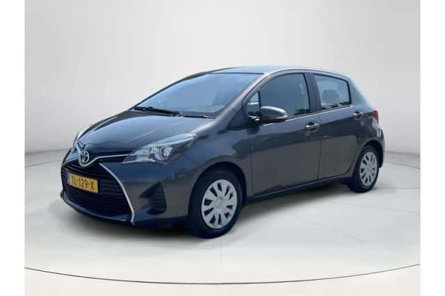 Toyota Yaris (2017) thumbnail 1