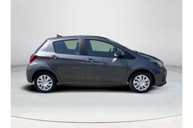 Toyota Yaris (2017) thumbnail 6