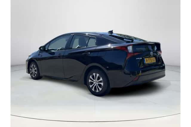 Toyota Prius (2023) thumbnail 3