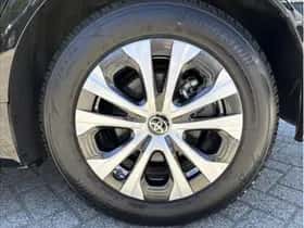 Toyota Prius (2023) thumbnail 25