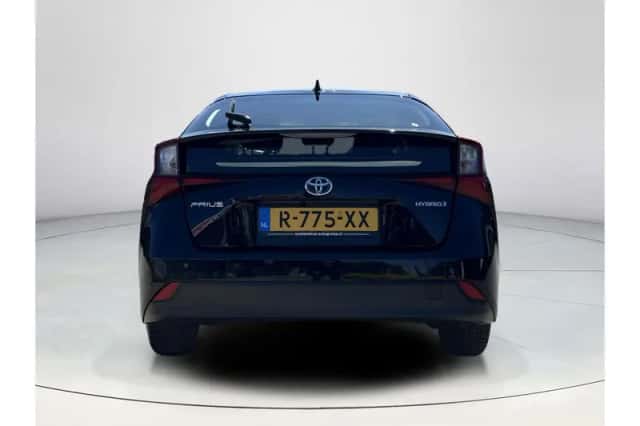 Toyota Prius (2023) thumbnail 4