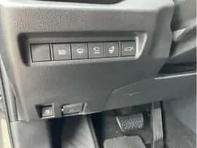 Toyota RAV4 (2021) thumbnail 16